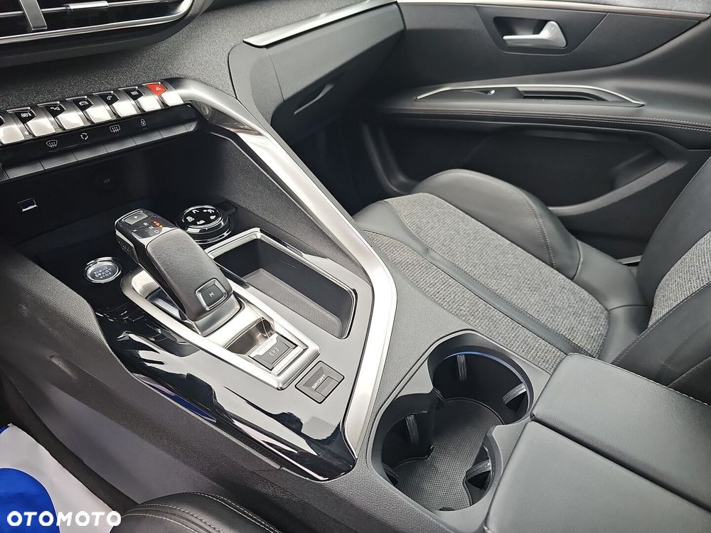 Peugeot 3008 1.6 PureTech GPF Allure S&S EAT8 - 20