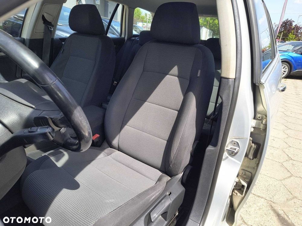 Volkswagen Golf - 20