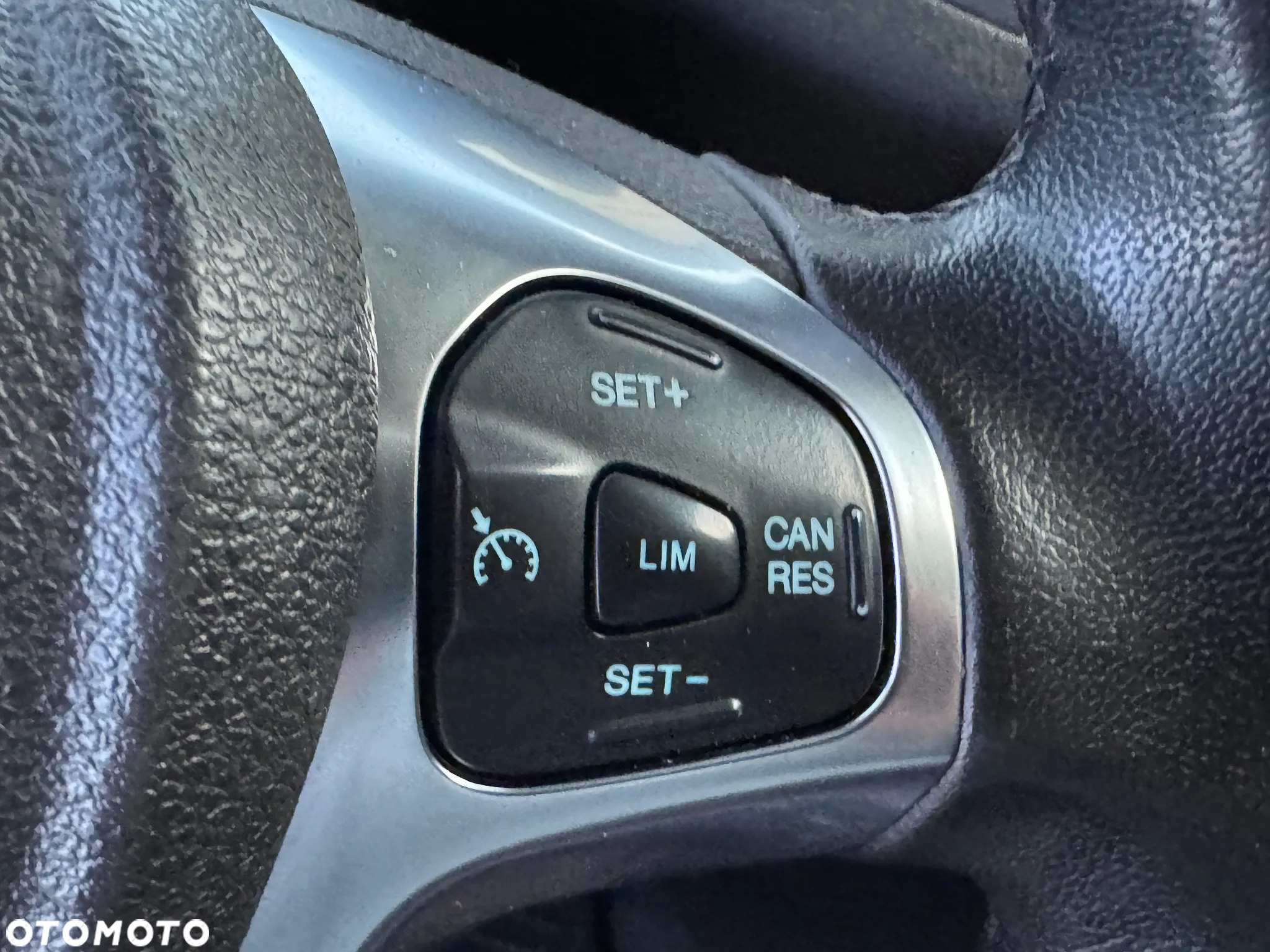 Ford TRANSIT COURIER - 24