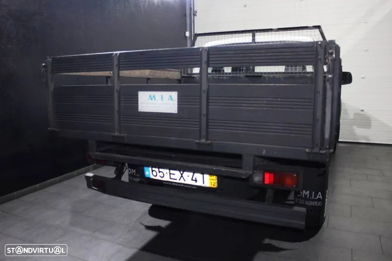 Mazda 3L 4X4 - 6