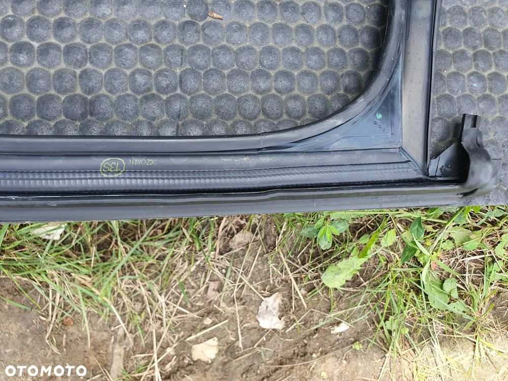 Ramka Uszczelka Szyby Drzwi Prowadnica Guma AUDI A4 B8 Sedan Kombi - 38
