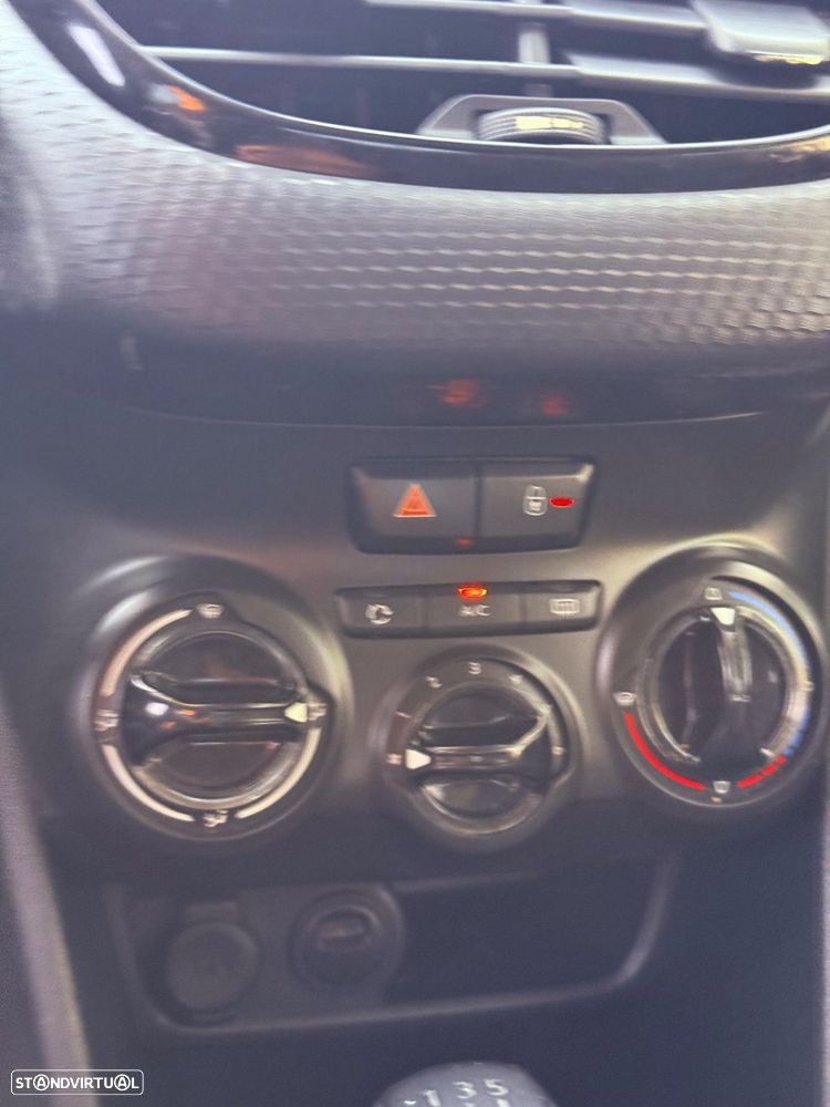Peugeot 208 - 14