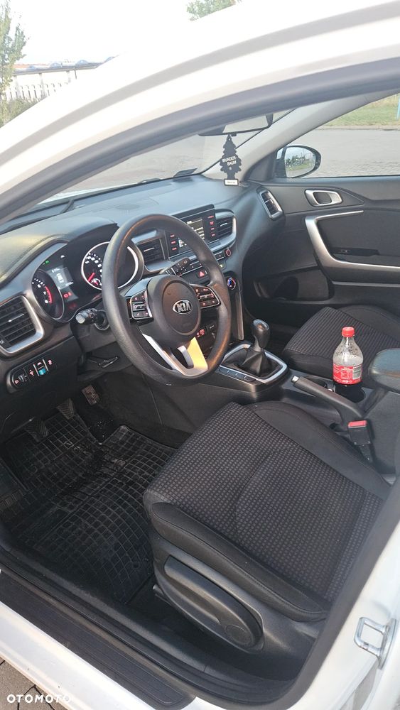 Kia Ceed 1.4 L Business Line - 12