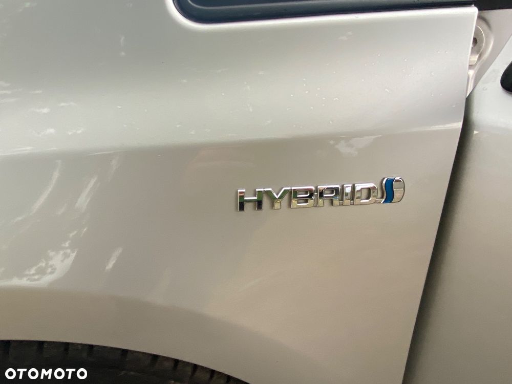 Toyota Prius+ (Hybrid) - 32