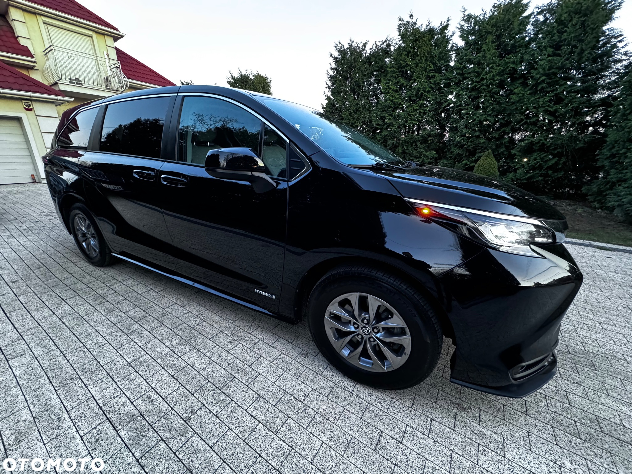 Toyota Sienna - 10