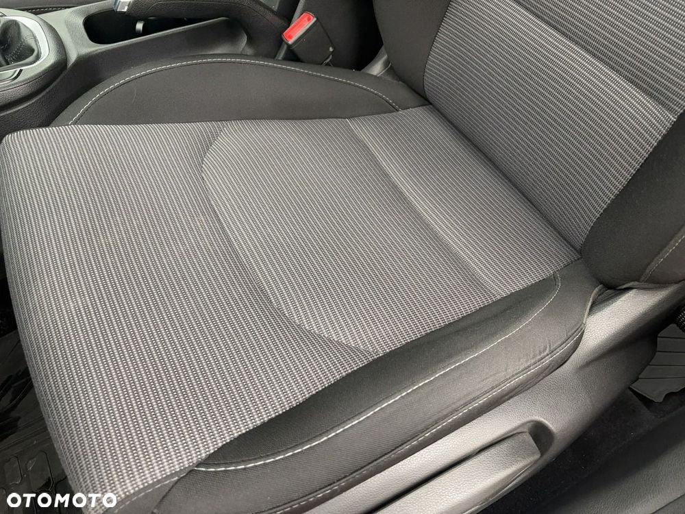 Hyundai i30 1.5 DPI Classic + - 14