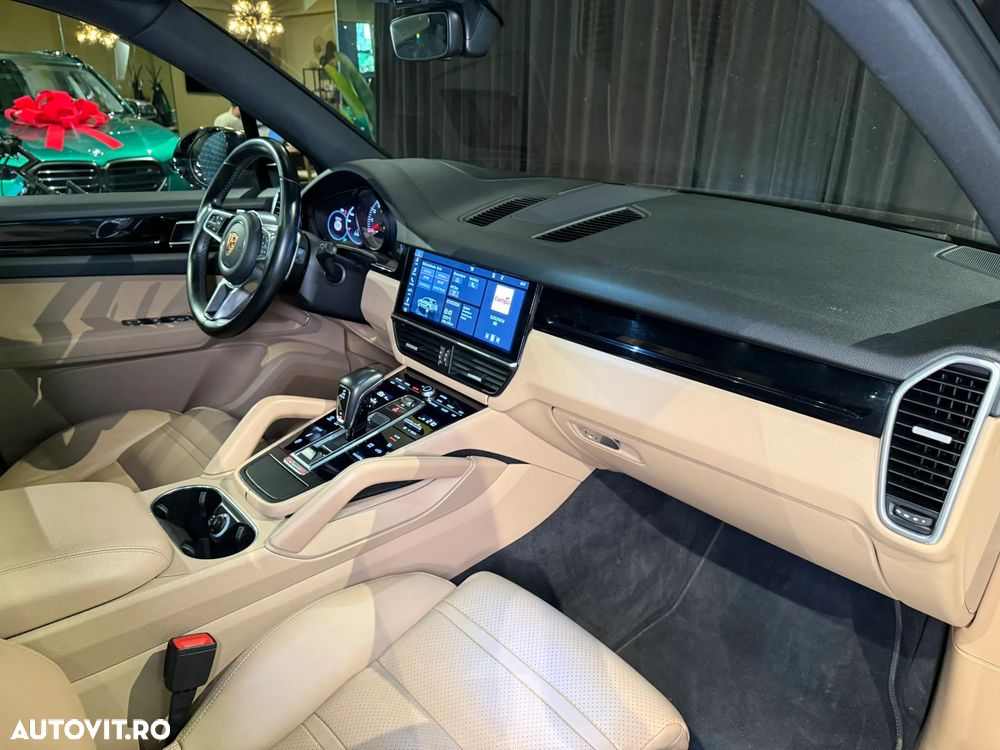 Porsche Cayenne - 21