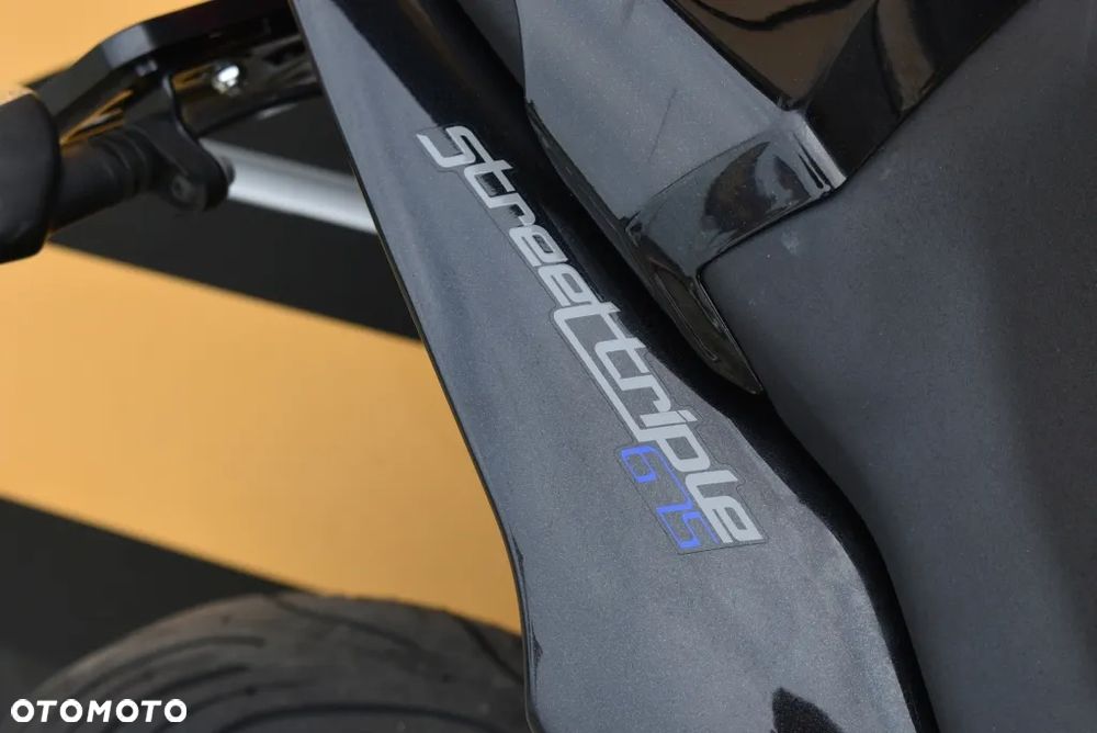 Triumph Street Triple - 31