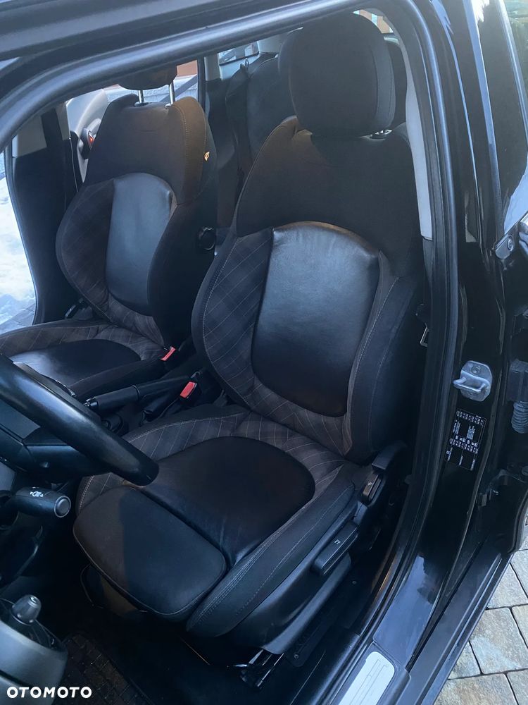 MINI Cooper Essential Trim - 22