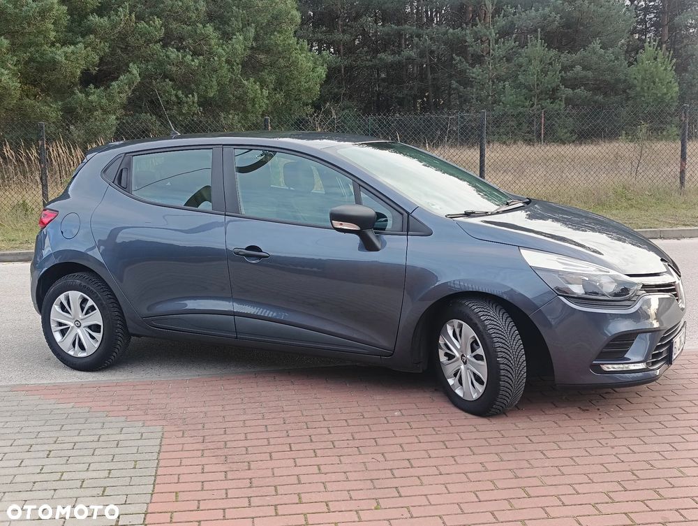 Renault Clio 1.2 16V 75 LIMITED - 9