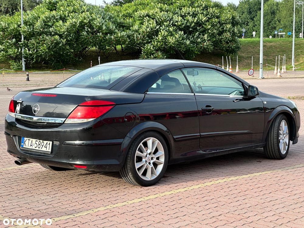 Opel Astra GTC 1.6 - 6
