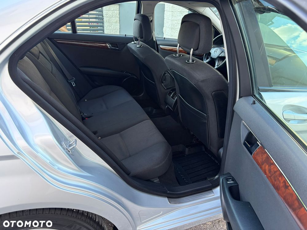 Mercedes-Benz Klasa C 180 Kompressor BlueEFFICIENCY - 15