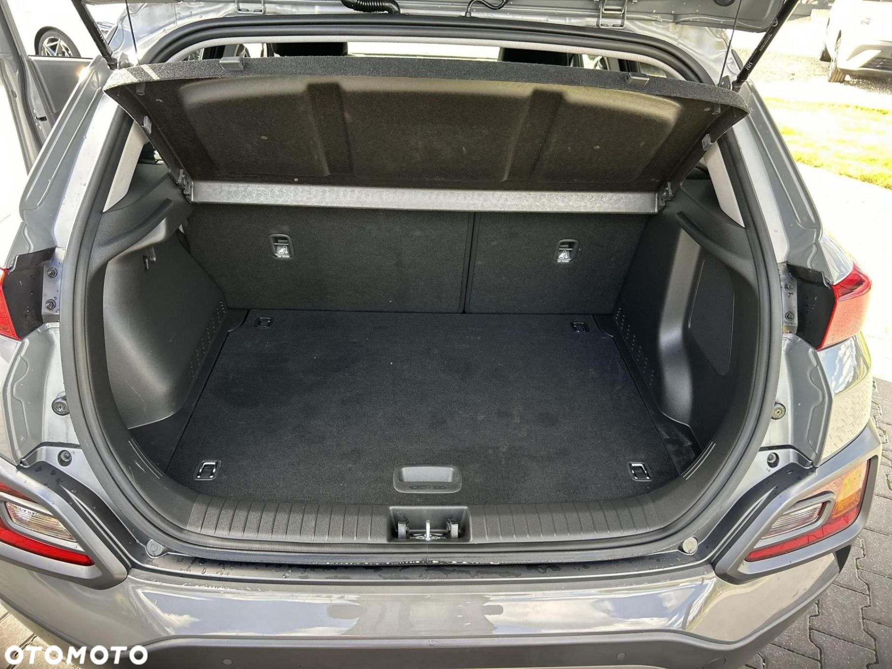 Hyundai Kona - 32