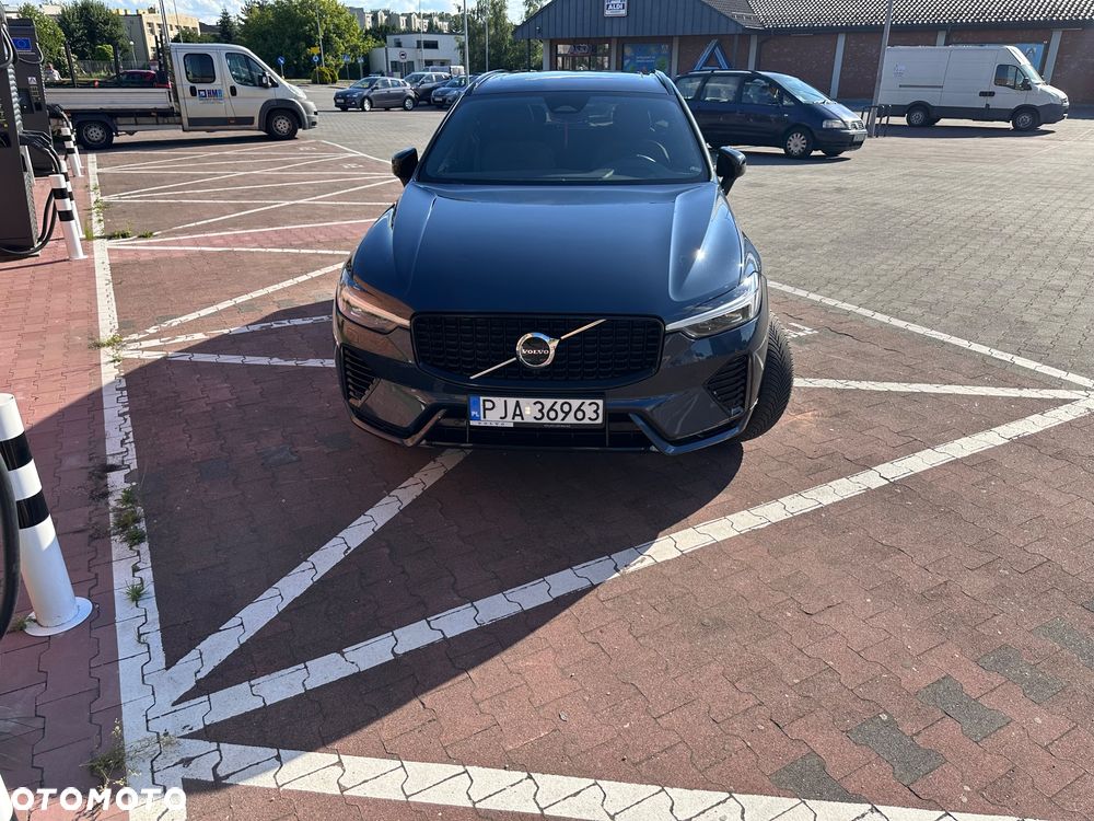 Volvo XC 60 T6 Plug-In Hybrid AWD Plus Dark - 3