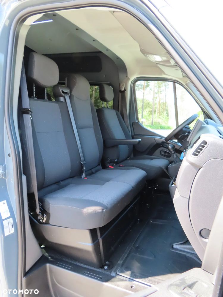 Renault Master 2.3 dCi 163 KM 7-Mio Osobowy + 895 Kg Ładowność Doka Dubel Brygadowy Ekstra Długi 4383 mm Furgon Blaszak HAK 2500 Kg Rozstaw Osi 4332 mm WZMACNIANY Napęd Na Tylną Oś Stan Auta Jak Nowy OKAZJA POLECAM - 26