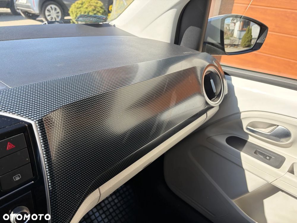 Volkswagen up! 1.0 move - 14