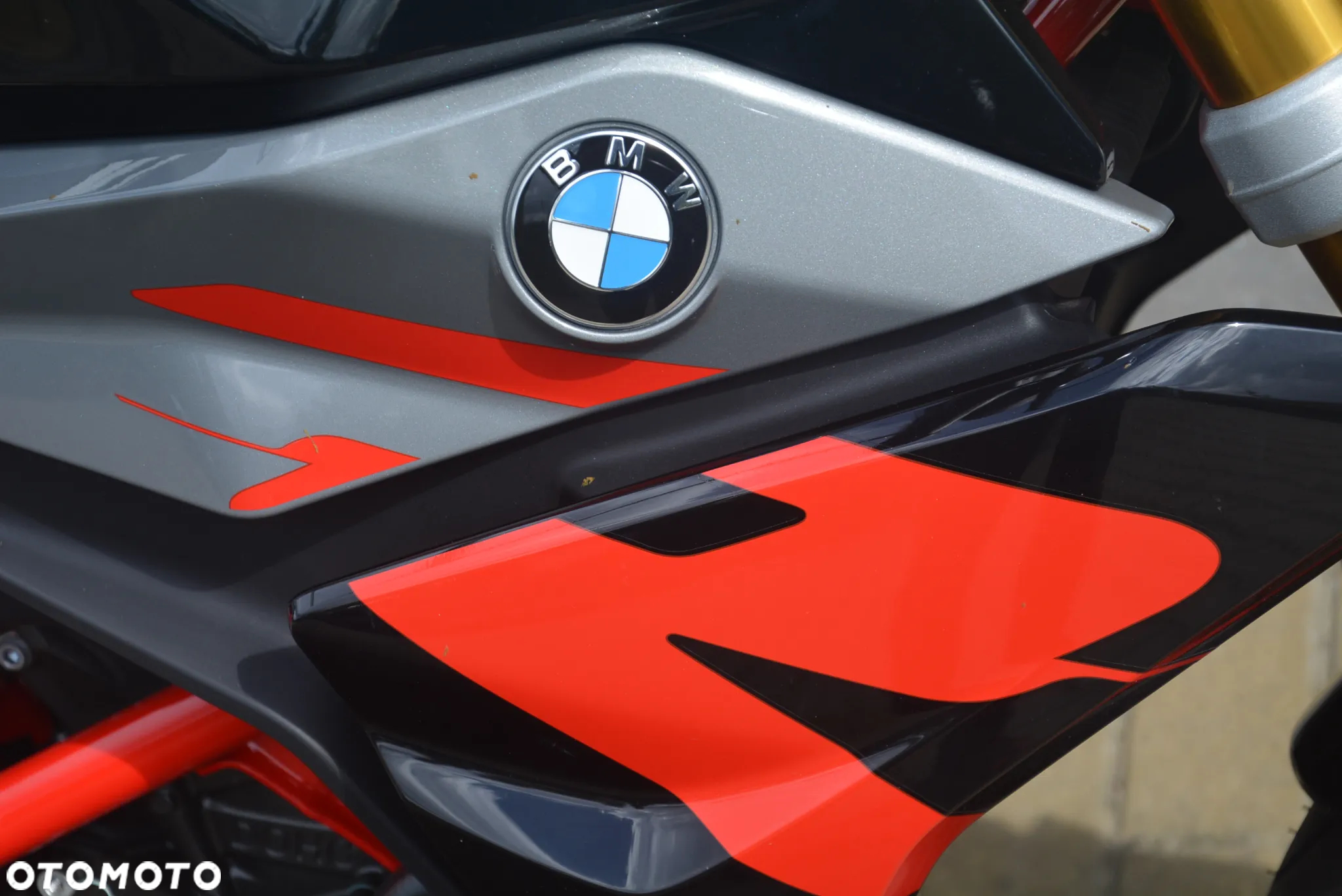 BMW G - 9