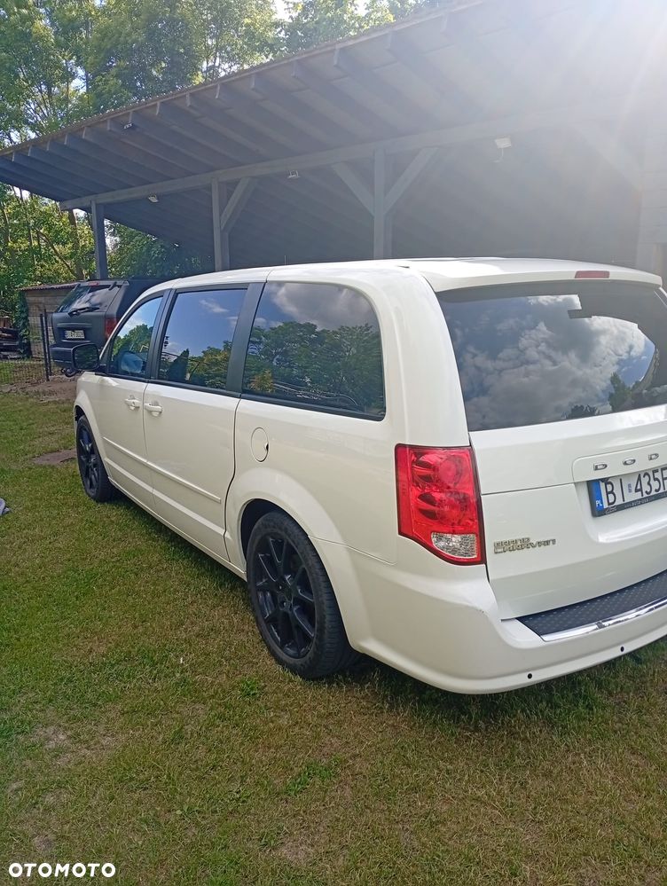 Dodge Grand Caravan - 32