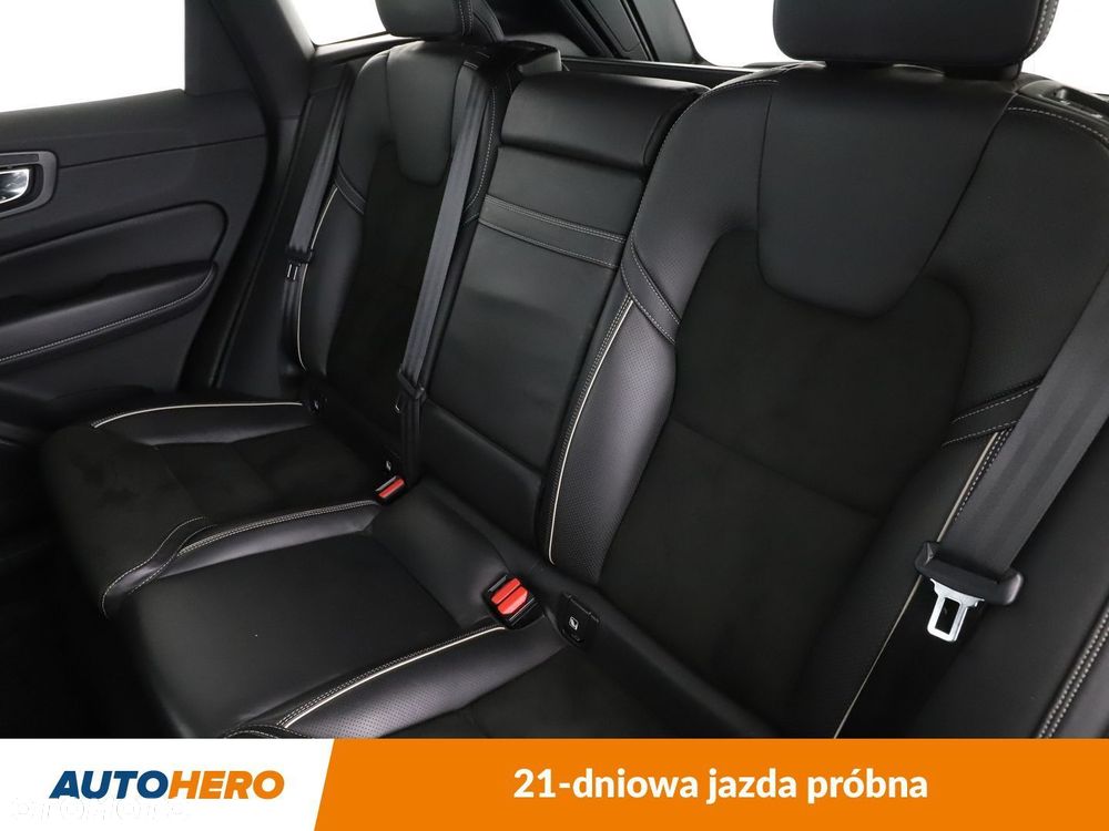 Volvo XC 60 D4 R-Design - 15