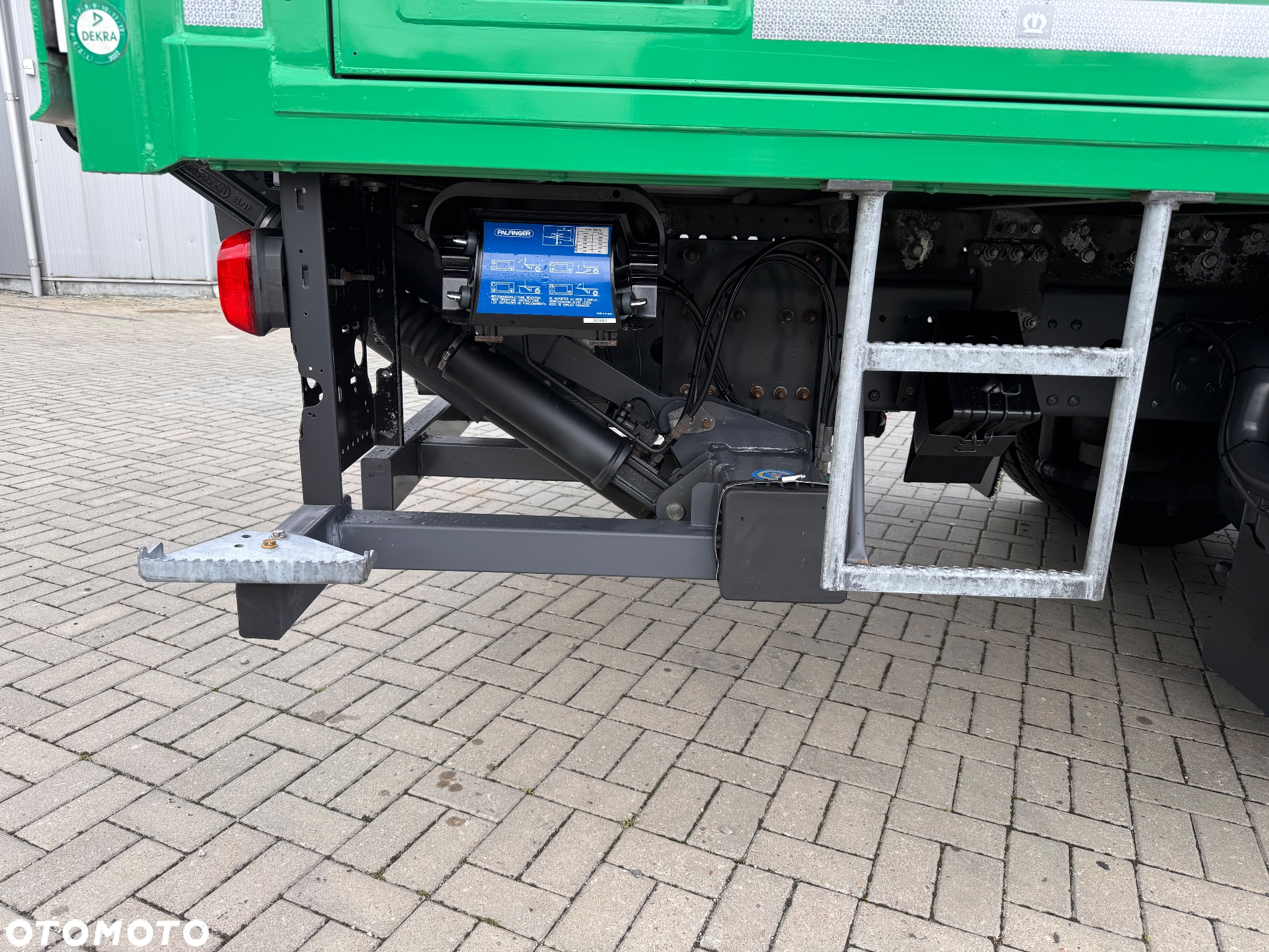 Mercedes-Benz ATEGO - 13