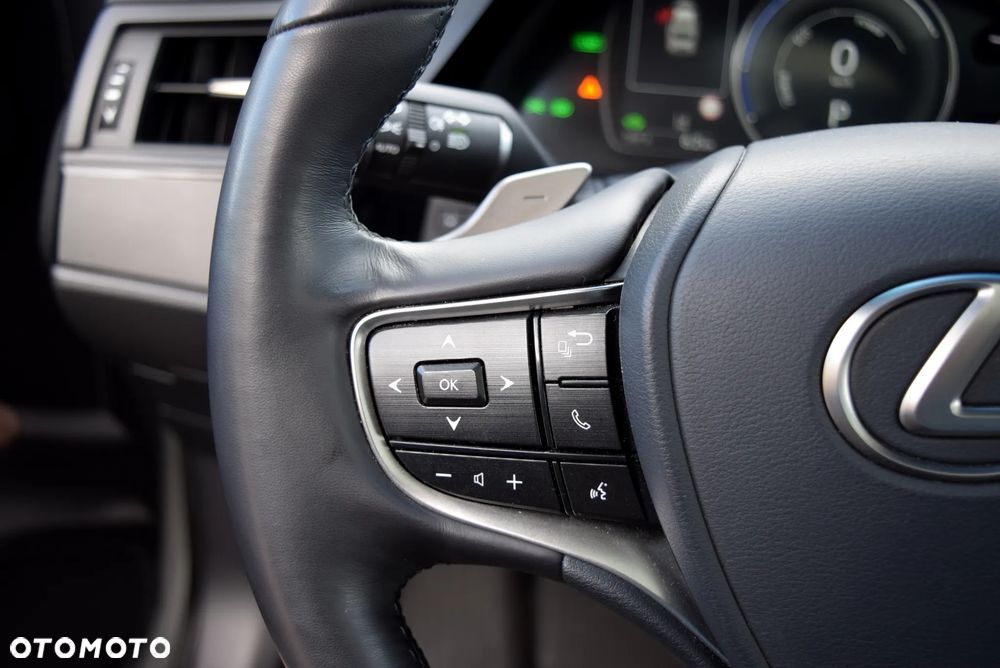 Lexus ES 300h Prestige - 26