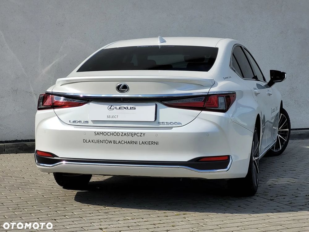 Lexus ES 300h Business Edition - 6