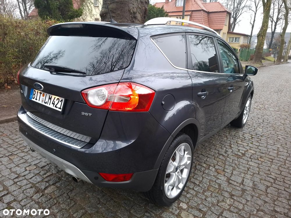 Ford Kuga 2.5 4x4 Titanium - 8