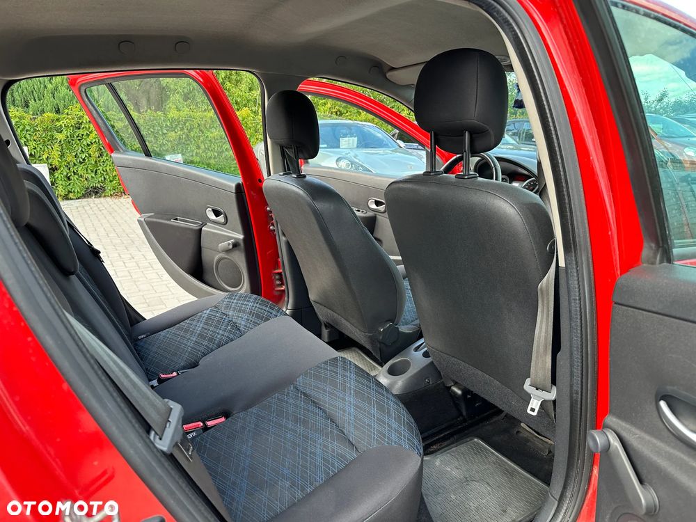 Renault Clio - 22