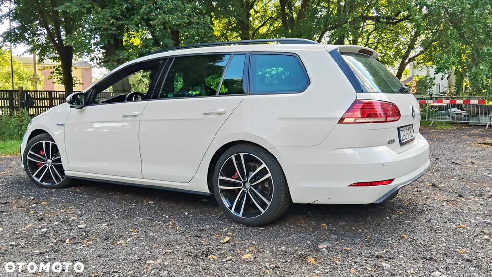 Volkswagen Golf - 3