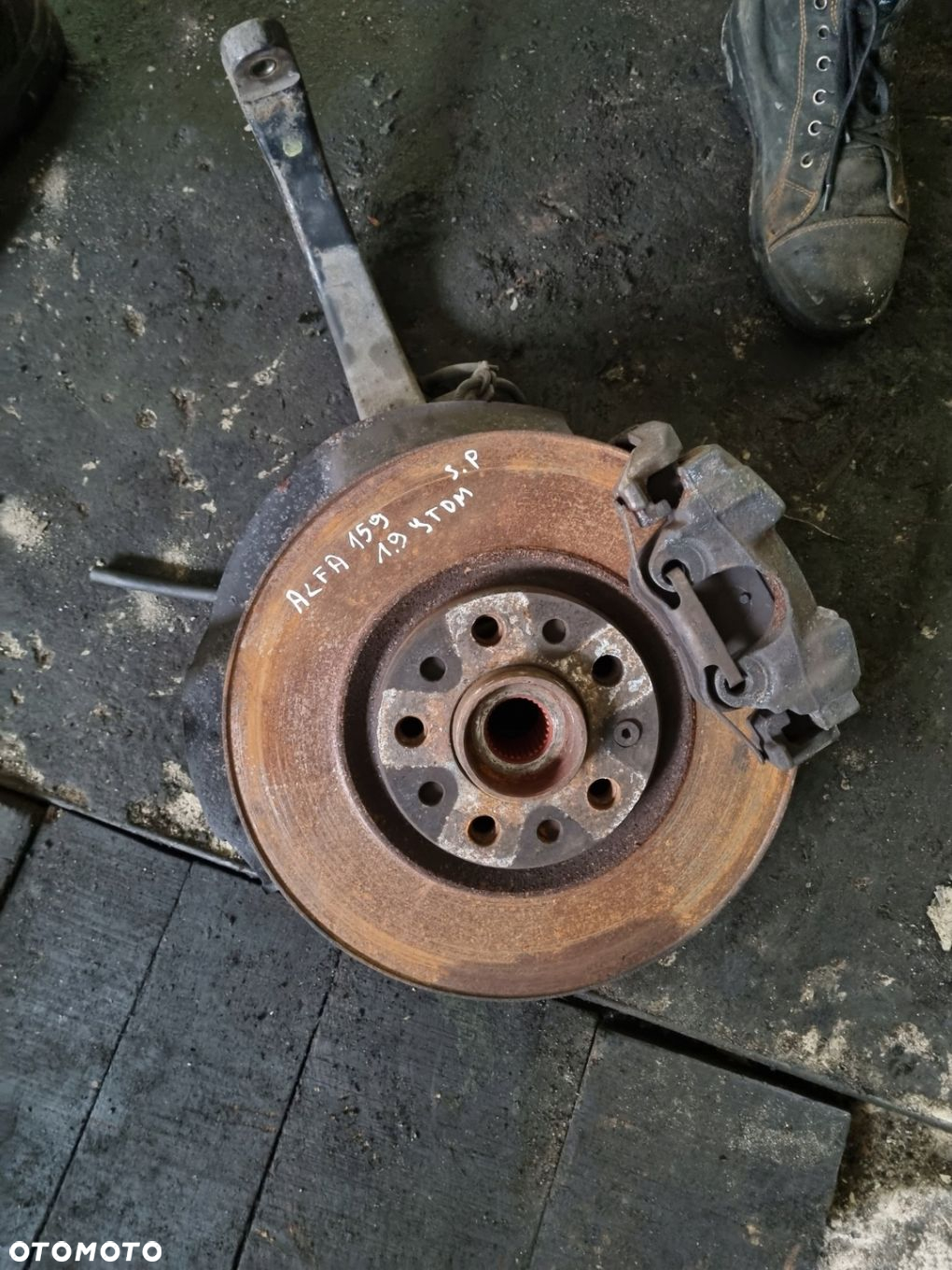 ALFA ROMEO 159 05-11 1,9 JTDM zwrotnica prawy przód * - 2