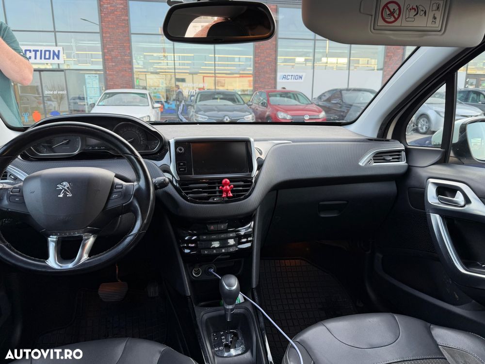 Peugeot 2008 1.2 PureTech Turbo EAT6 S&S Allure - 12