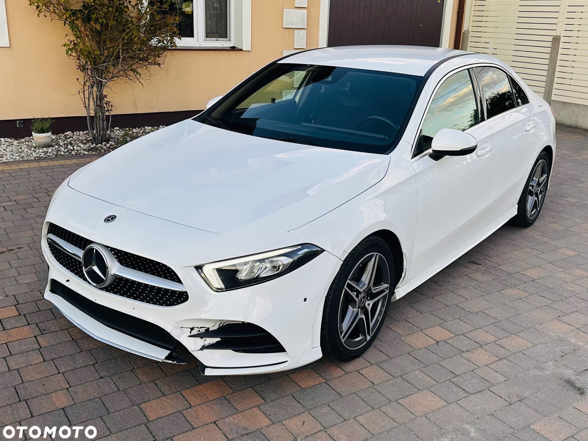 Mercedes-Benz Klasa A 180 7G-DCT AMG Line - 16