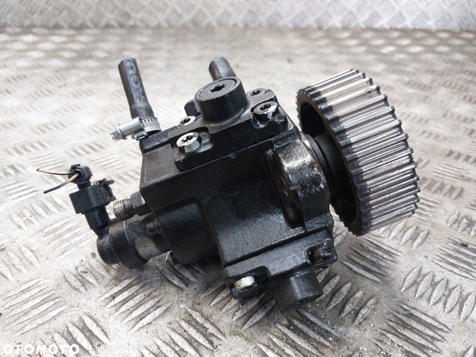 POMPA WTRYSKOWA VECTRA C 1.9 CDTI 0445010097 0055204599 09284006511 - 3