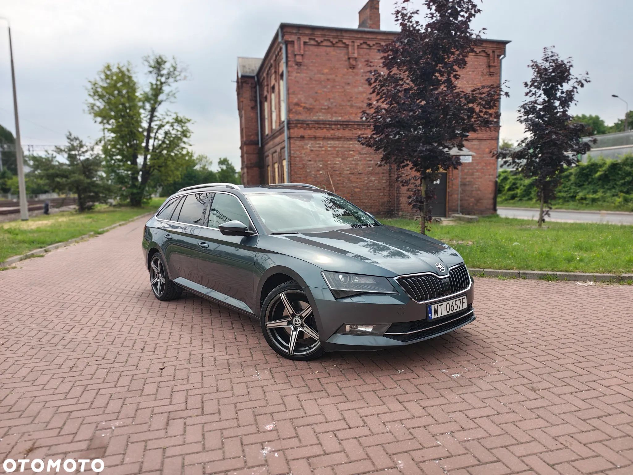 Skoda Superb 2.0 TDI Ambition DSG7 - 1