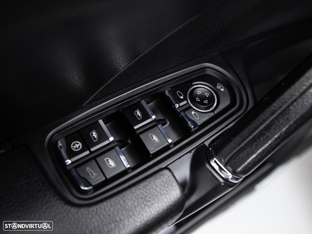Porsche Cayenne - 16