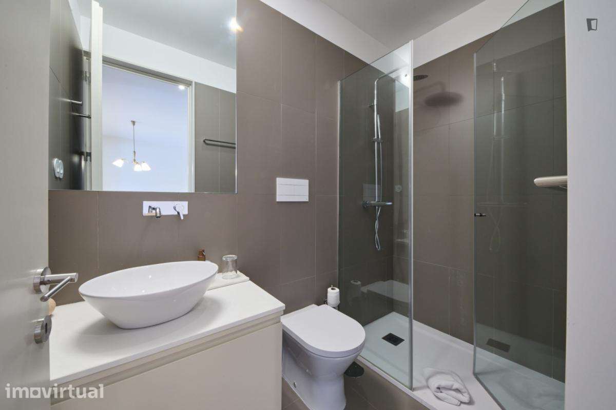 Apartamento com 1 quartos - localizado em Santo Ildefonso Porto - Grande imagem: 2/26