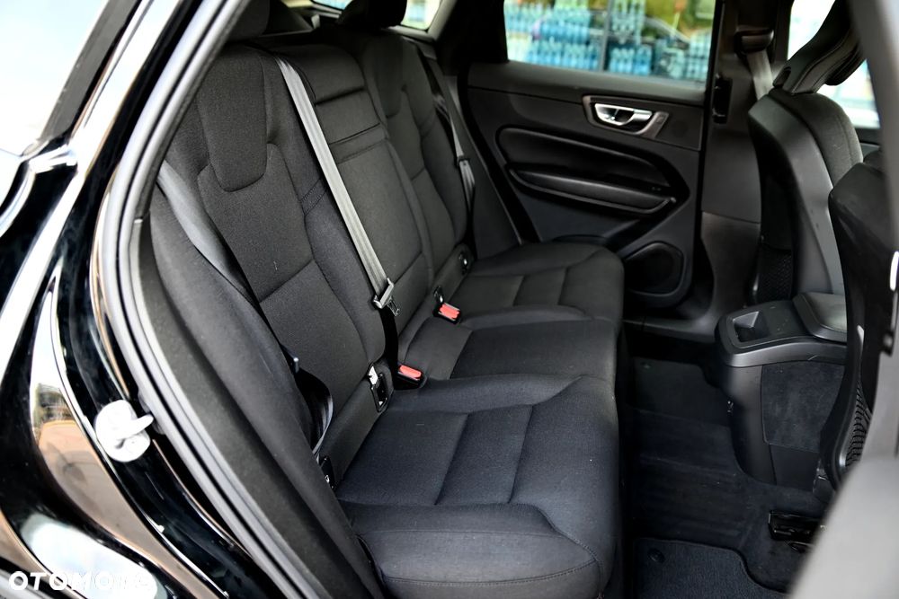 Volvo XC 60 B4 D Geartronic Momentum - 23