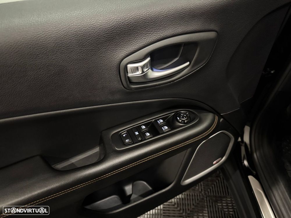 Jeep Compass 2.0 M-Jet Limited Auto - 53