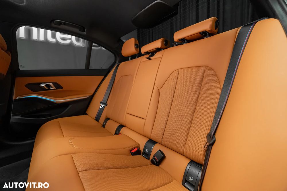 BMW Seria 3 330i xDrive Aut. - 26