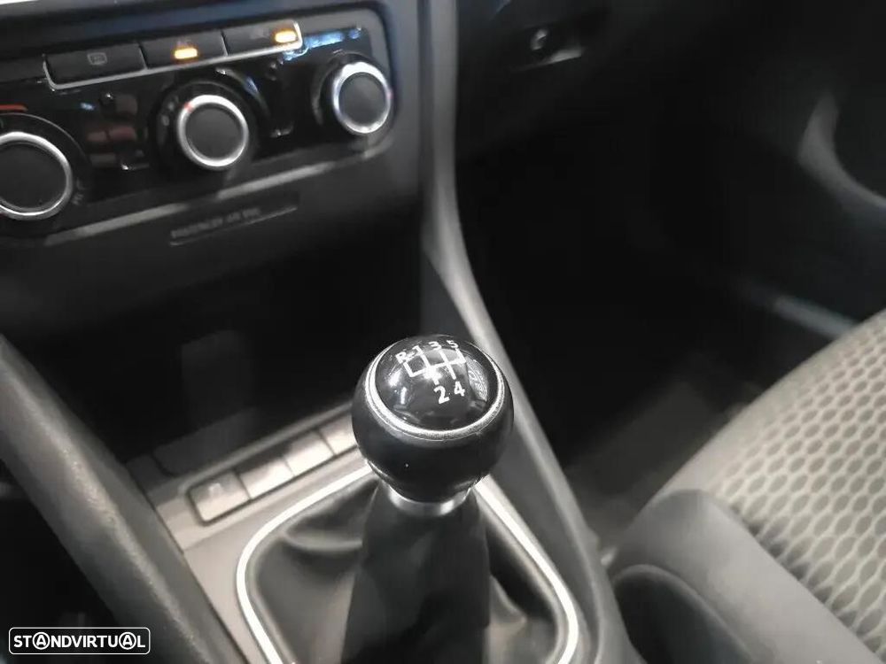 VW Golf - 23