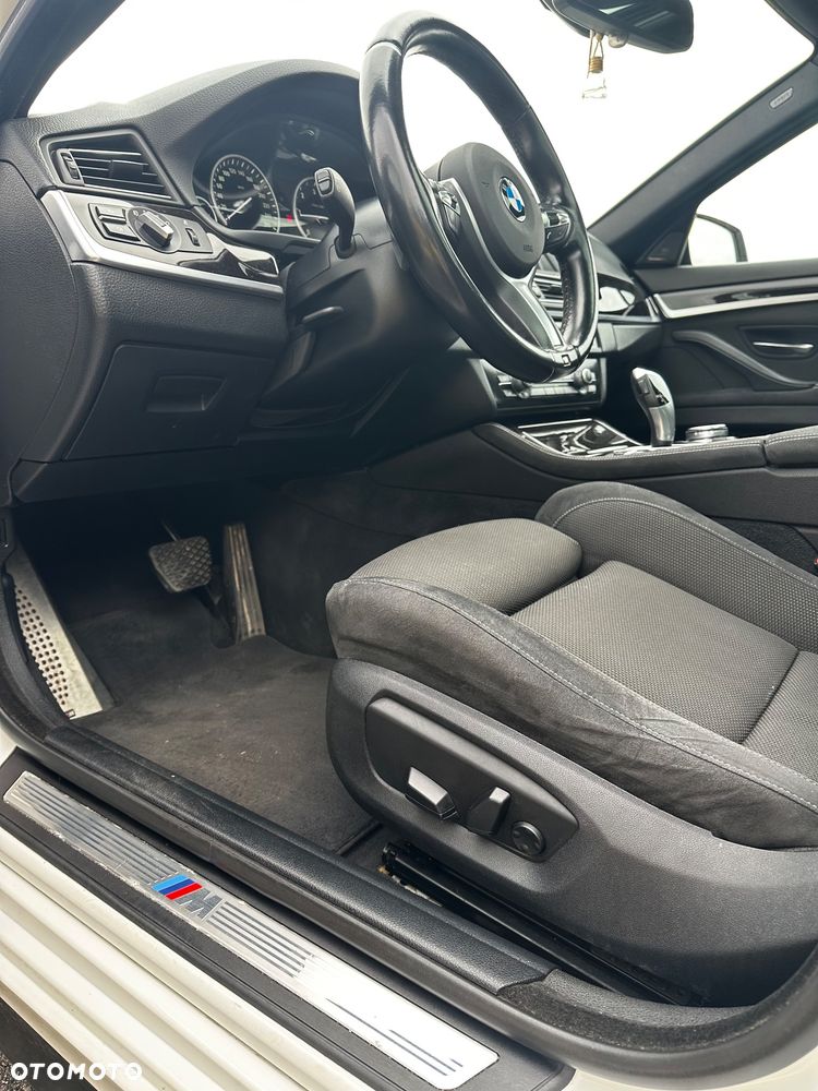 BMW Seria 5 520d - 24