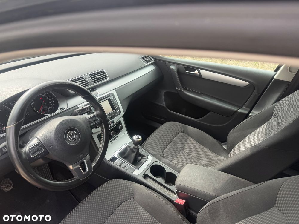 Volkswagen Passat 1.6 TDI BlueMotion Technology Trendline - 8