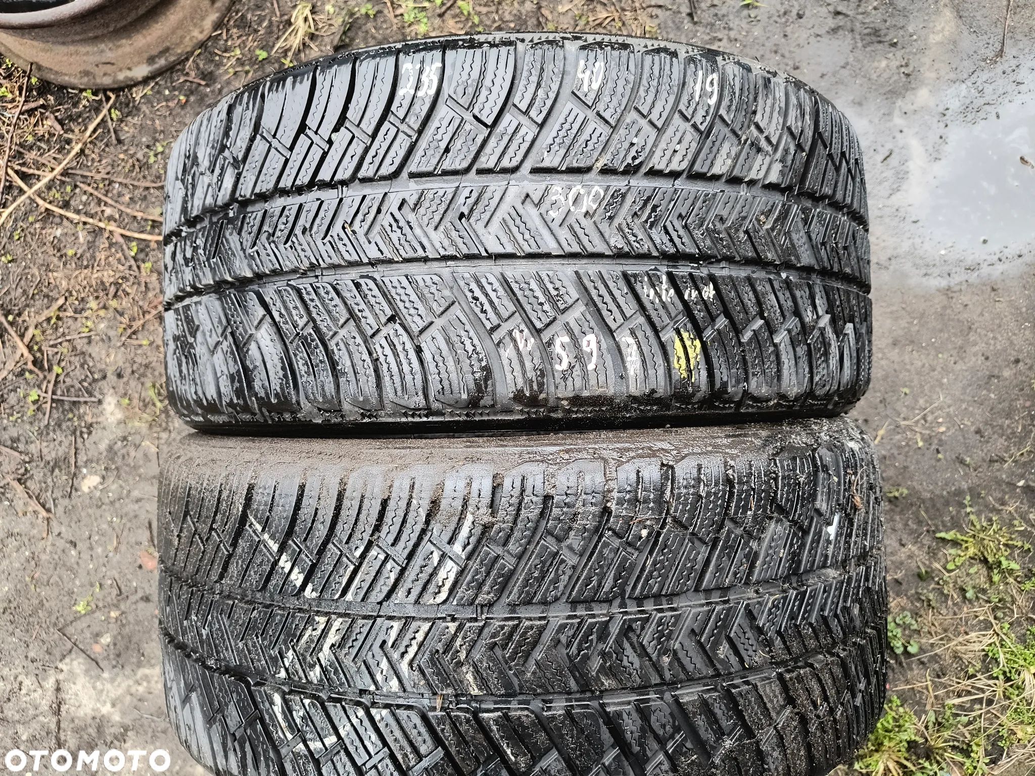 Michelin 235/40/19 nr 597 - 1