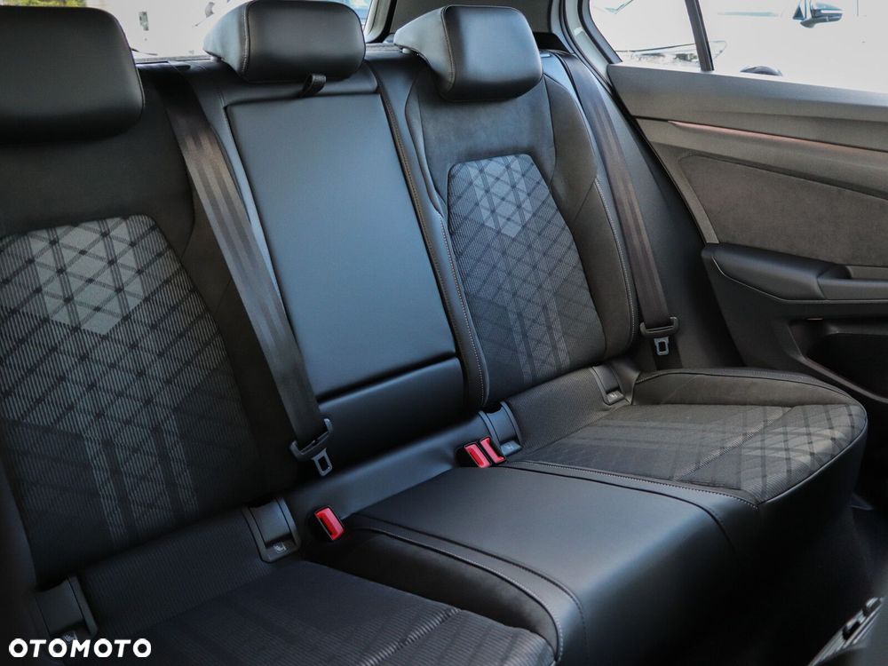 Volkswagen Golf - 19