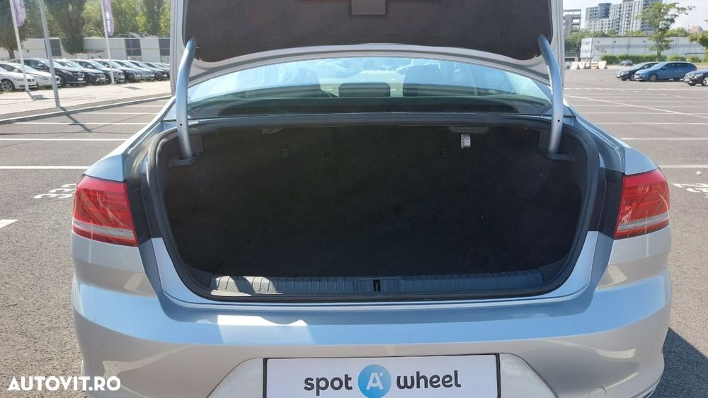 Volkswagen Passat - 19