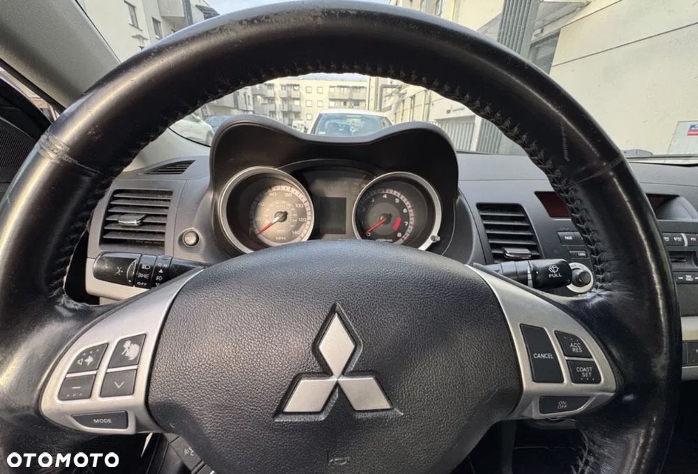 Mitsubishi Lancer - 3