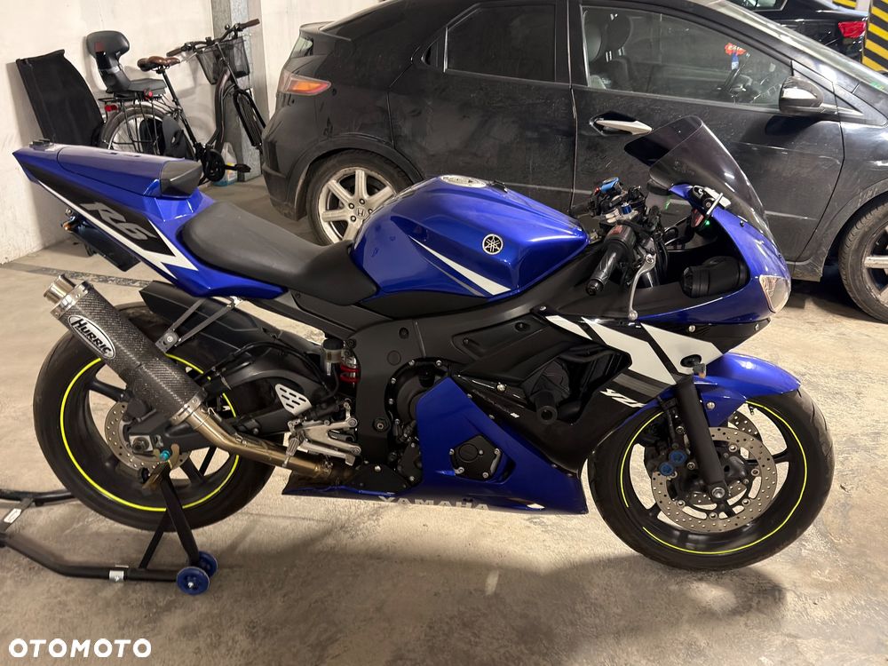 Yamaha R6 - 1