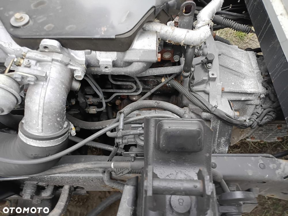Isuzu R7735 - 7