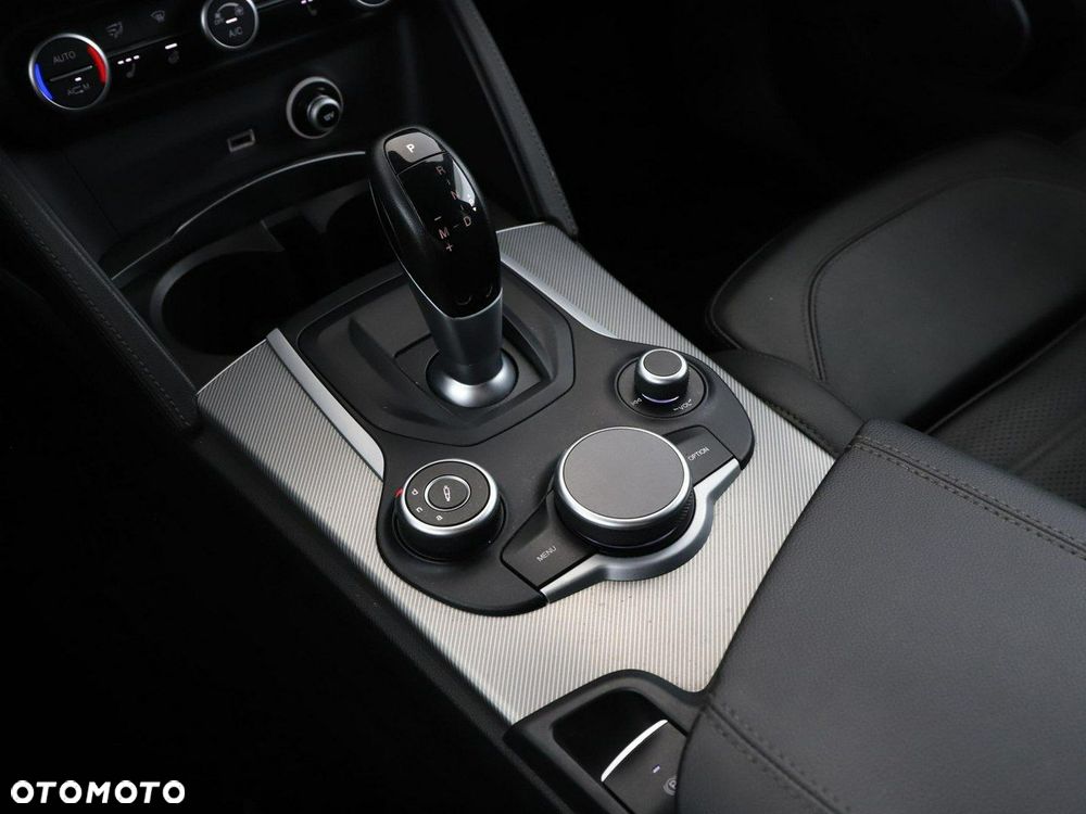Alfa Romeo Stelvio 2.0 Turbo Super Q4 - 29