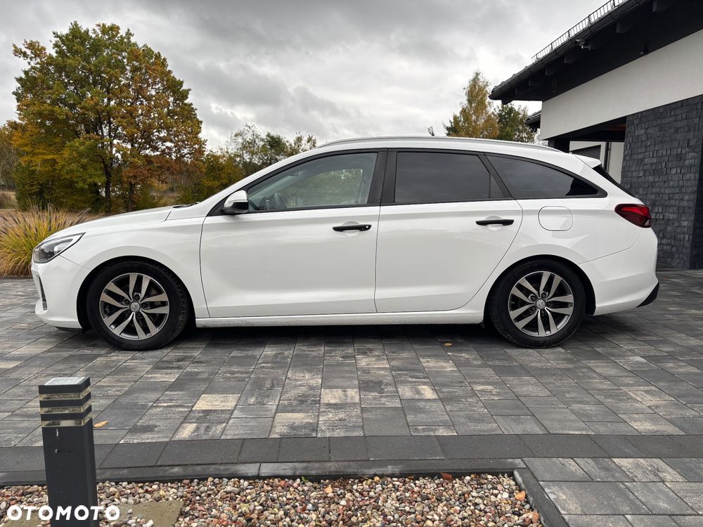 Hyundai i30 1.6 CRDI Automatik Trend - 4